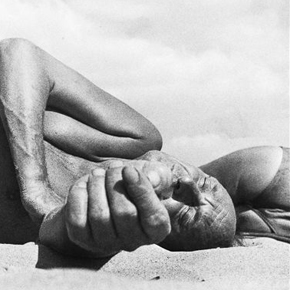 Close Up : Leon Levinstein Close Up : Leon Levinstein